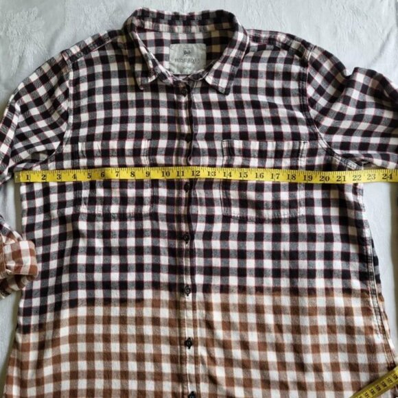 Upcycled 'Stranger Things' flannel shirt - Picture 7 of 11